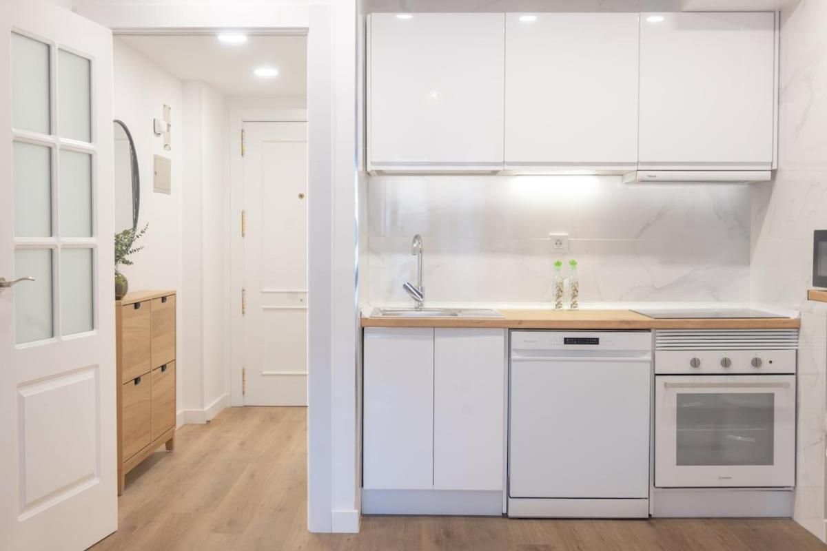 Elegant Temporary Apartment On Street Hiruela Temporal Hrl1710 Madrid Ngoại thất bức ảnh